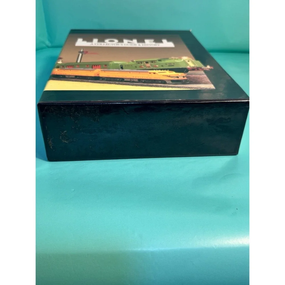 Lionel: A Collectors Guide & History by McCombs/Tuohy‎ Boxed Set Chilton